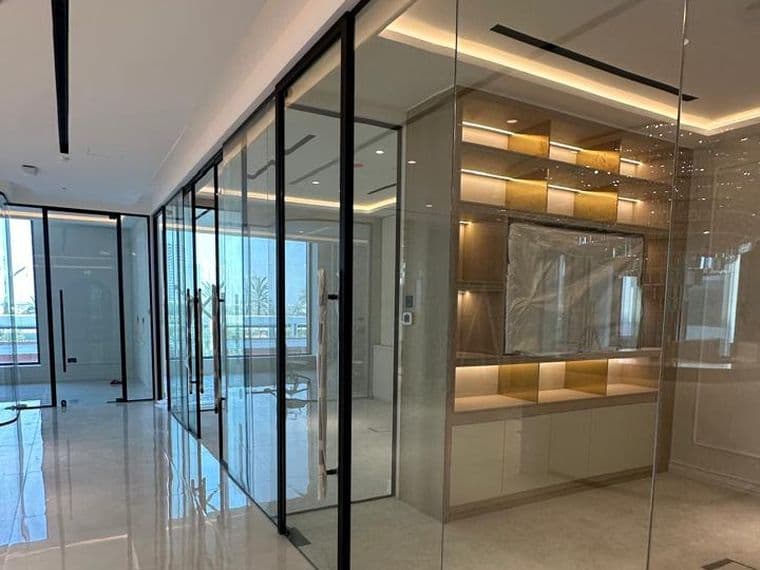 Clear Tempered Glass 10mm supplied by Pillarstone in the UAE